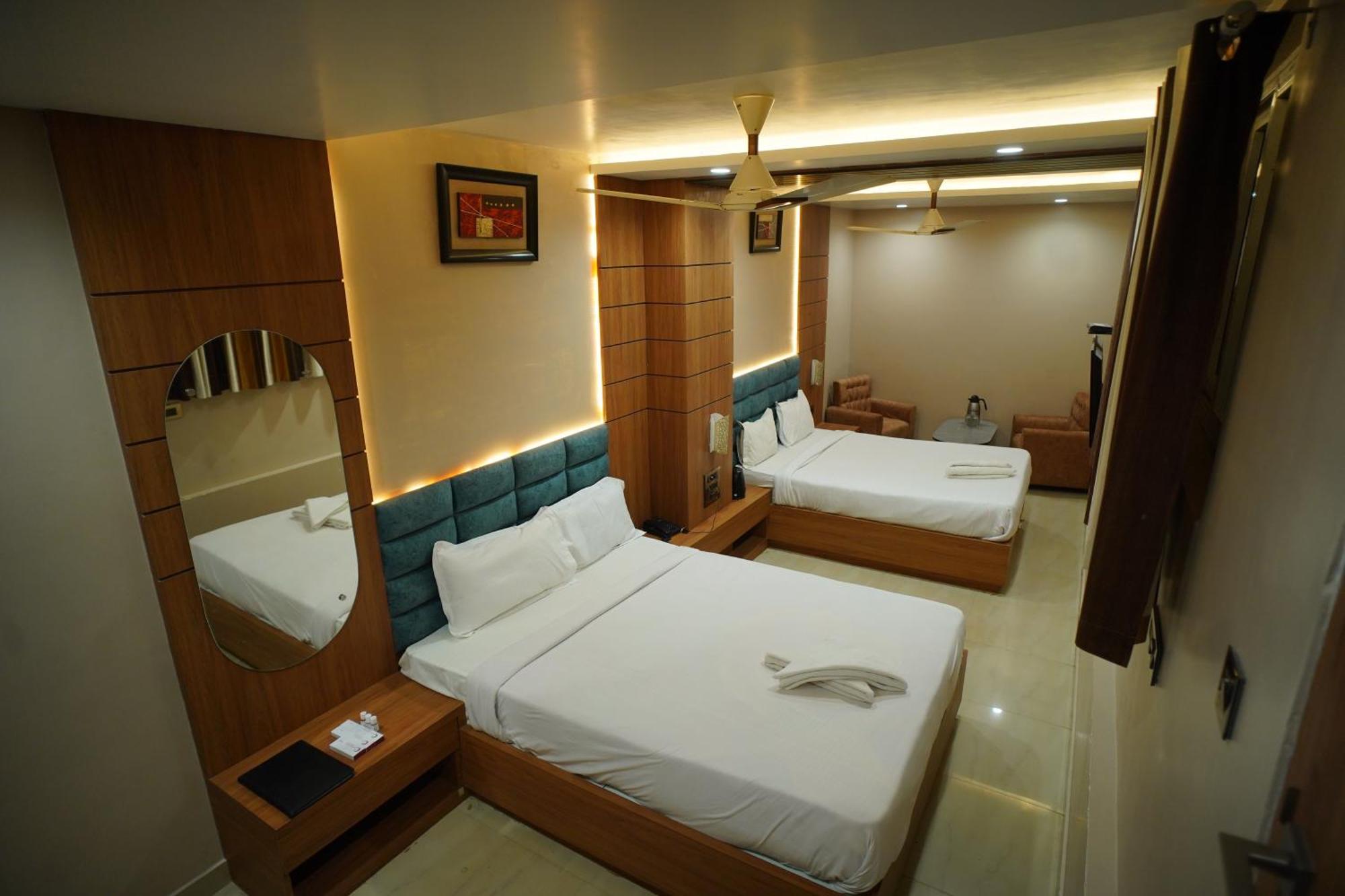 Hotel New Grand เดฟการ์ ภายนอก รูปภาพ