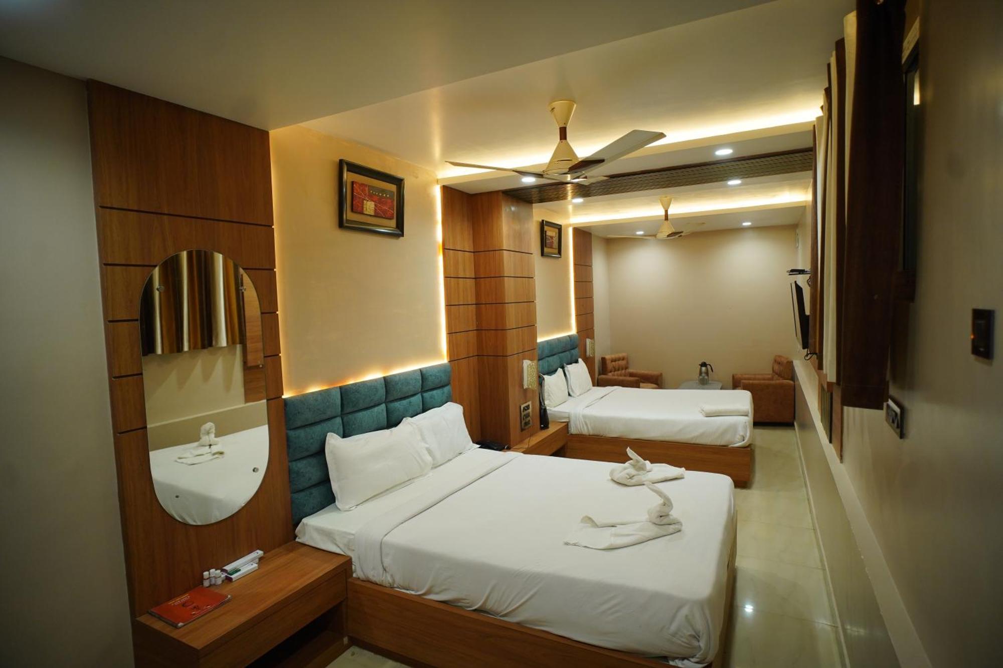 Hotel New Grand เดฟการ์ ภายนอก รูปภาพ