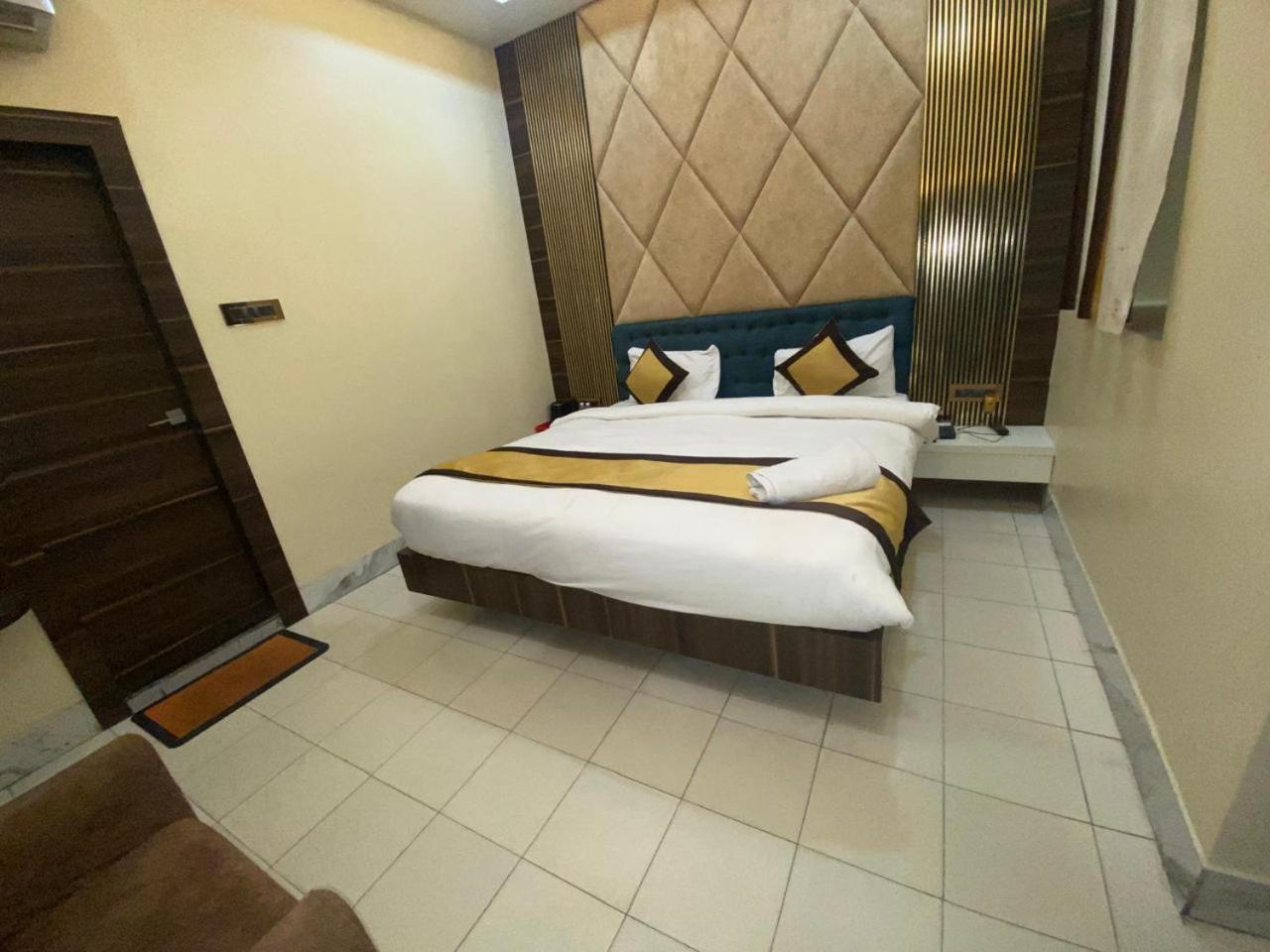 Hotel New Grand เดฟการ์ ภายนอก รูปภาพ